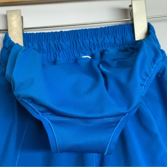 10: Lululemon Hotty Hot Low-Rise Lined Short 4" Poolside Size 2 - Picture 4 of 6